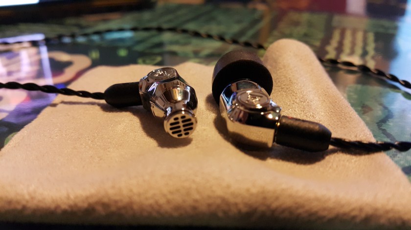 Campfire Audio comet